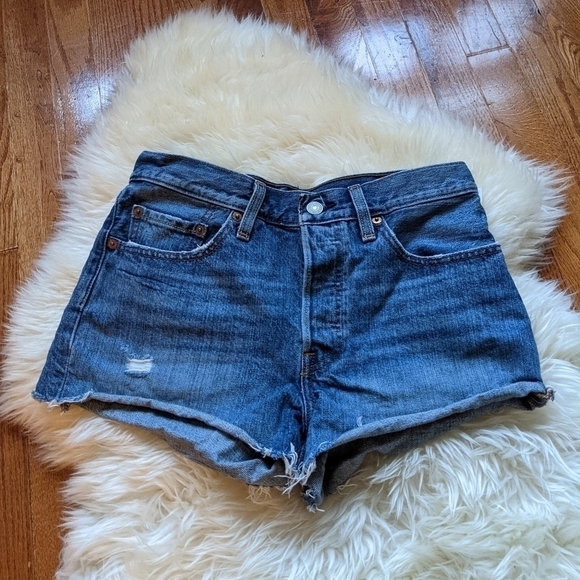 Levi's 501 high rise cut off denim Jean shorts - Picture 3 of 7